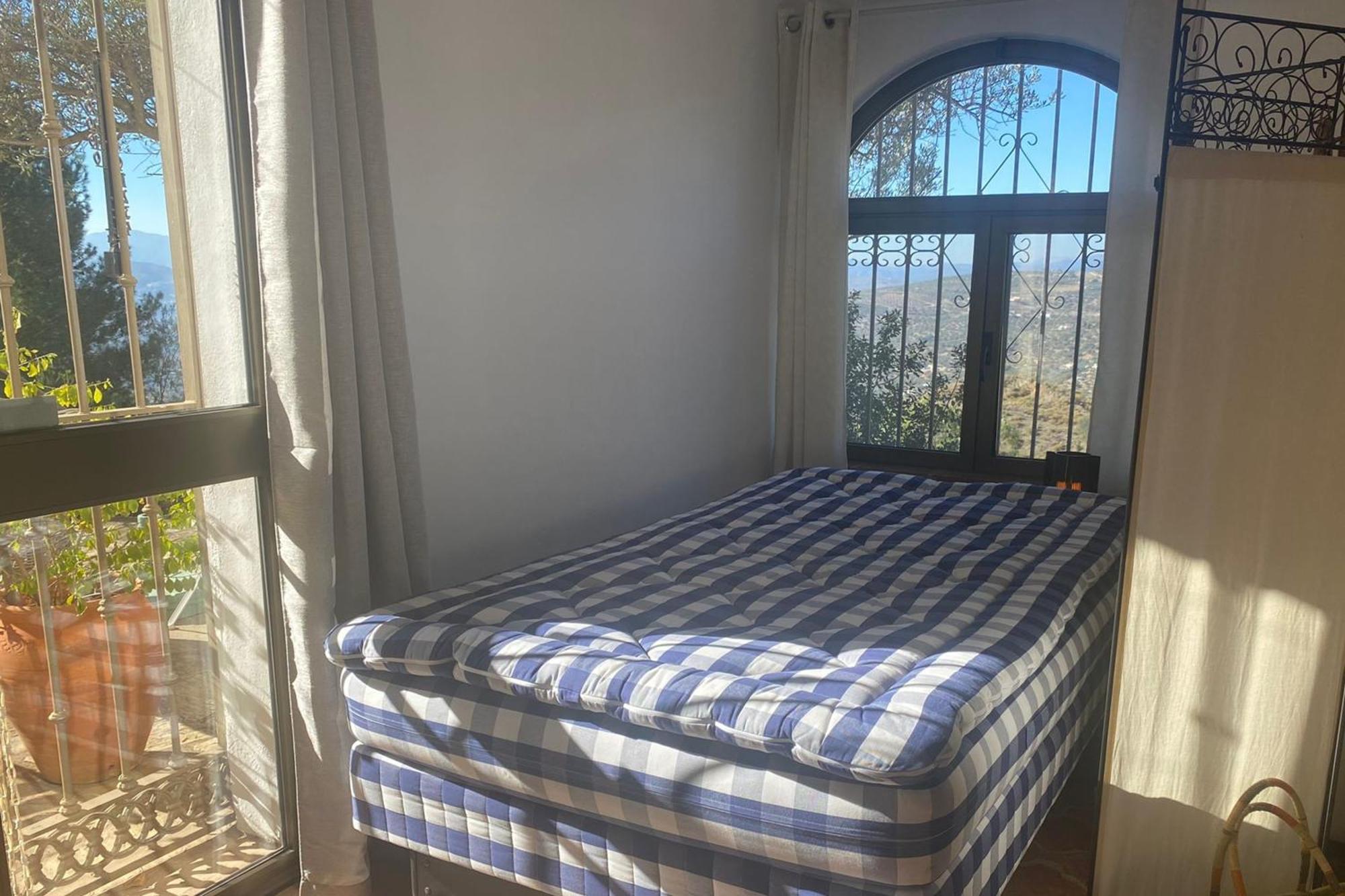 El Nispero Dulce Bed & Breakfast Alcaucín Екстериор снимка