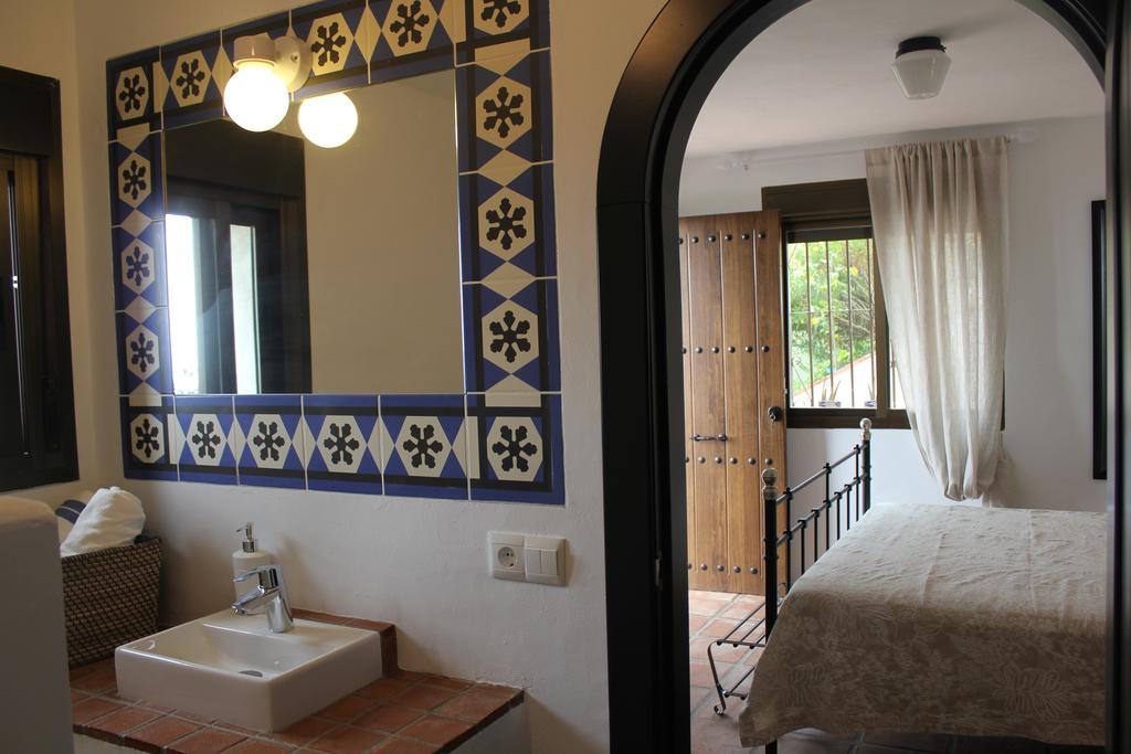El Nispero Dulce Bed & Breakfast Alcaucín Екстериор снимка